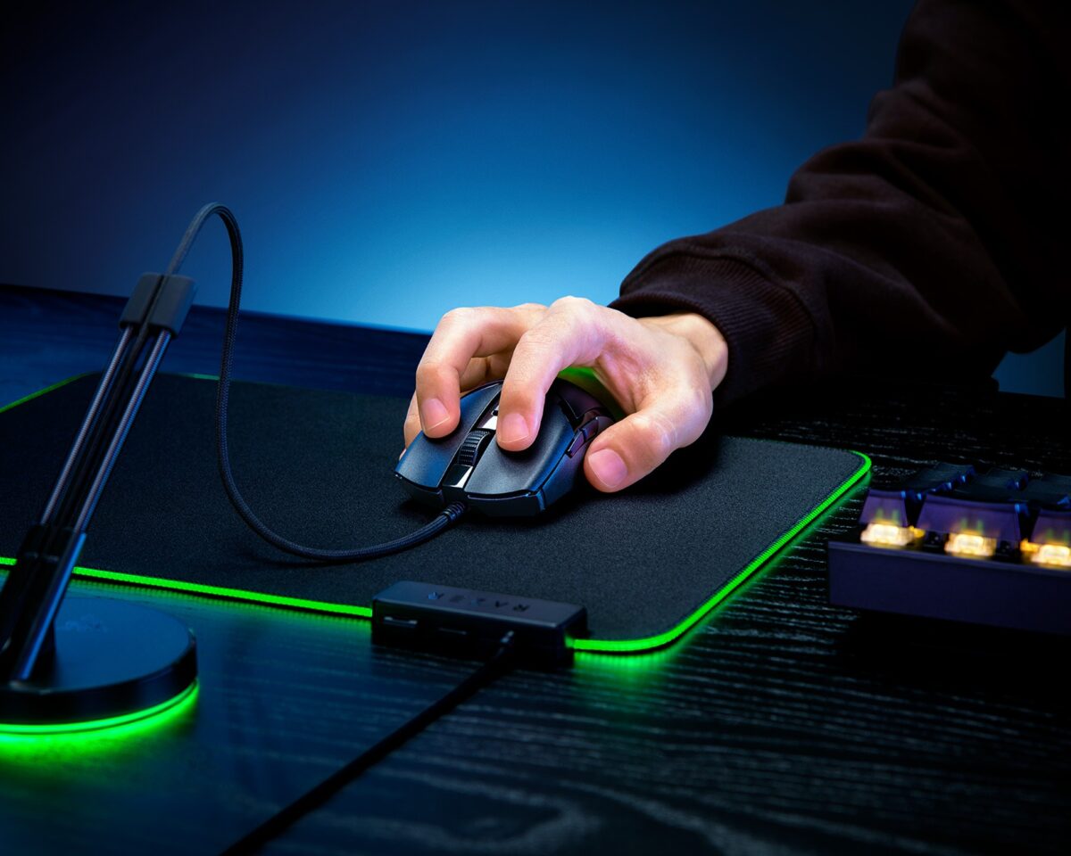 Razer COBRA - 56g Lightweight Gaming Mouse - RGB UNDERGLOW - 8500 DPI