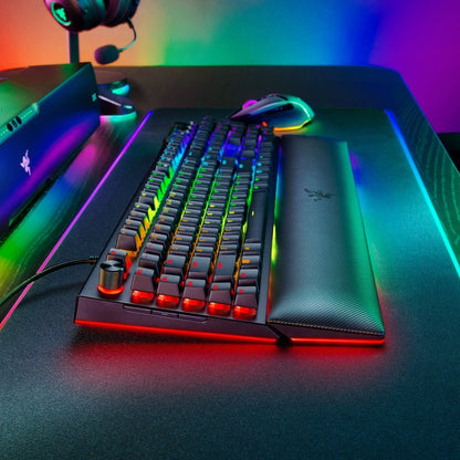 Razer BLACKWIDOW V4 PRO - Gaming Mechanical RGB Keyboard -  Green Clicky Switches - Macros