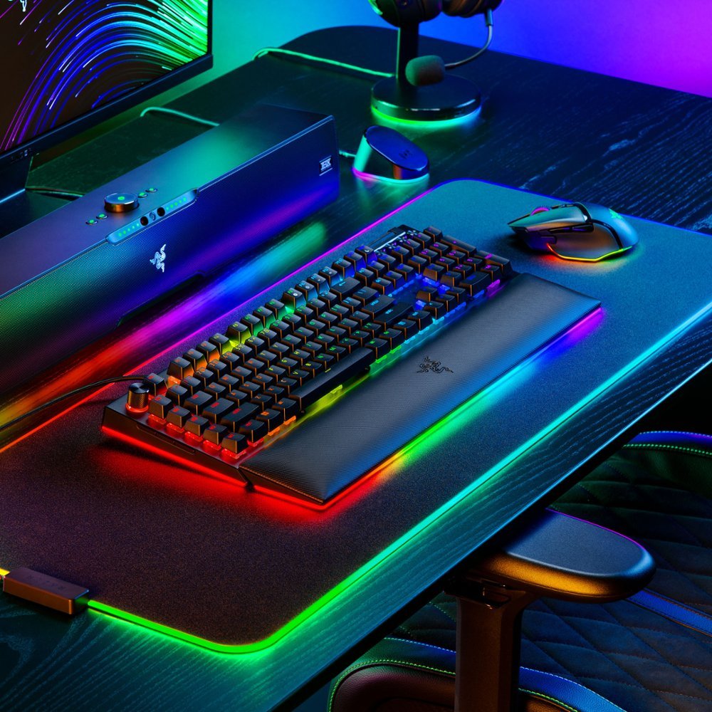 Razer BLACKWIDOW V4 PRO - Gaming Mechanical RGB Keyboard -  Yellow Silent Switches - Macros